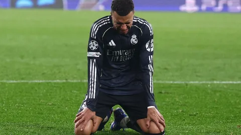 鹿岛鹿角挑战新泻天鹅预测：两连胜有望平J联赛最长主场不败纪录！